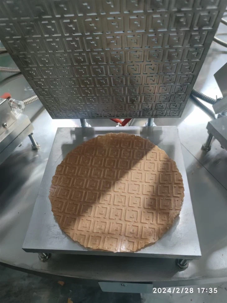 Ice Cream Cone Waffle Biscuit Making Machine